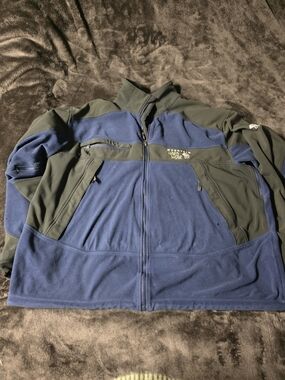 Mountain Hardwear Men’s Blue & Black Fleece And Material Jacket